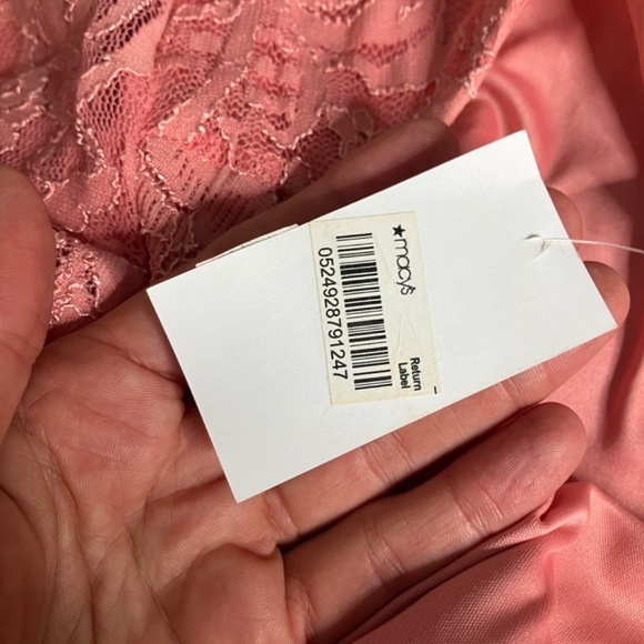 NWT Motherhood Maternity Lace top Size small - Picture 4 of 4